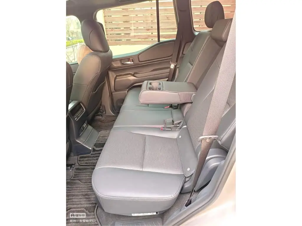 Toyota Prado 2026 — Photo 5/7