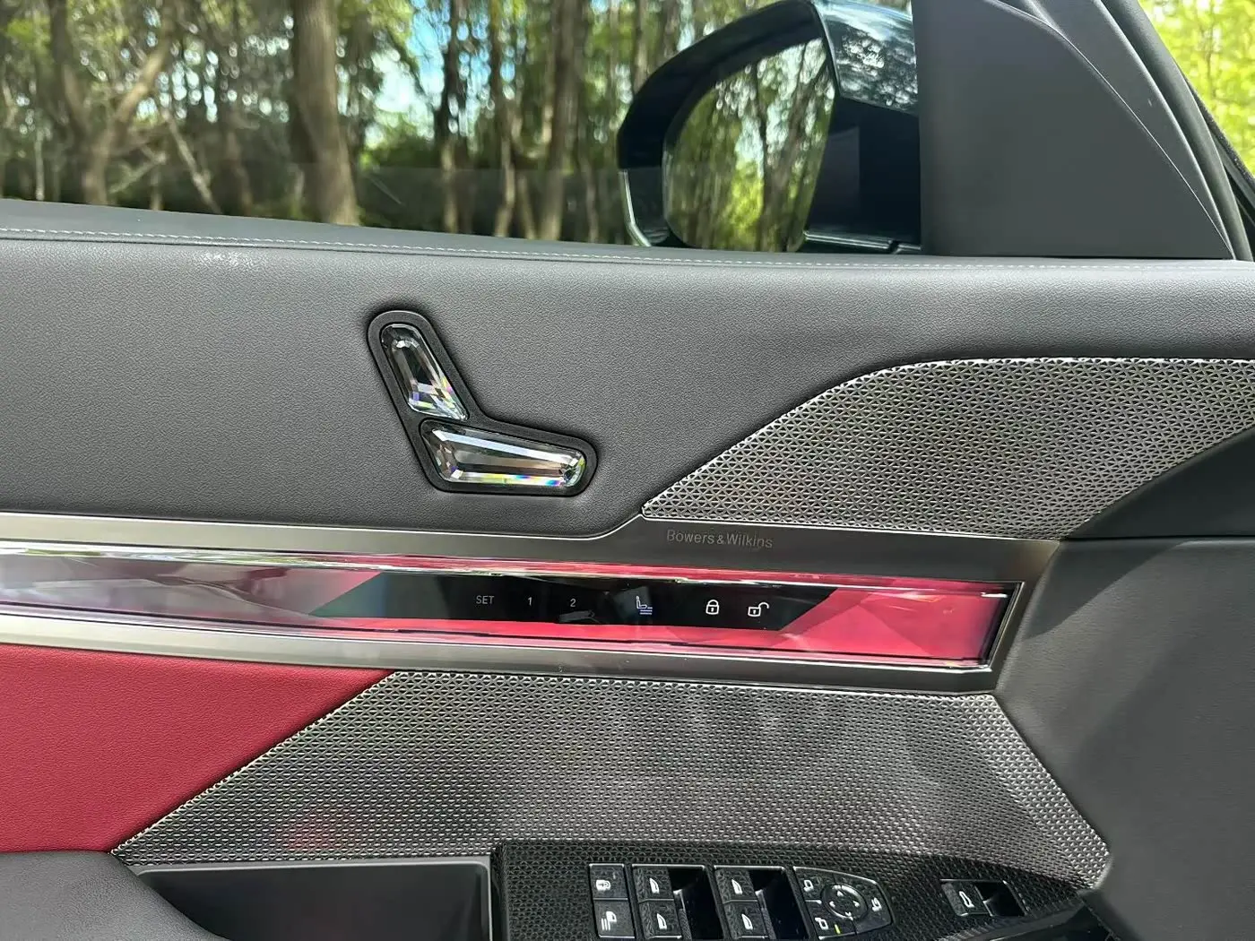 BMW 7 Series 2025 — Photo 7/9