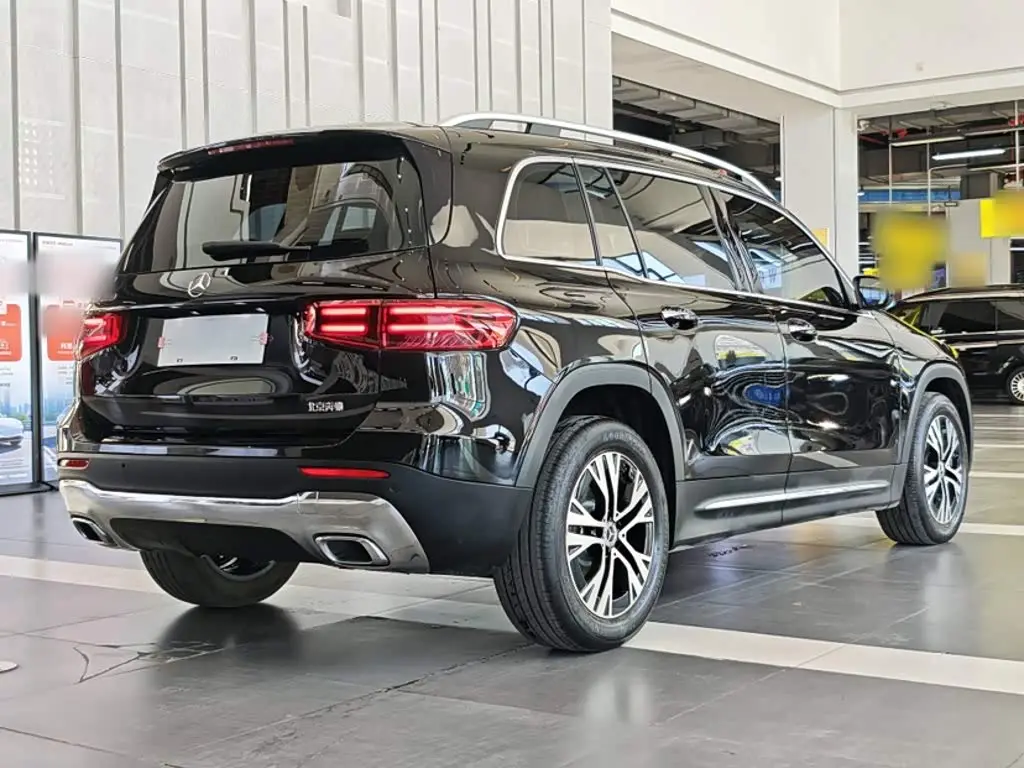 Mercedes-Benz GLB 2024 — Фото 13/20