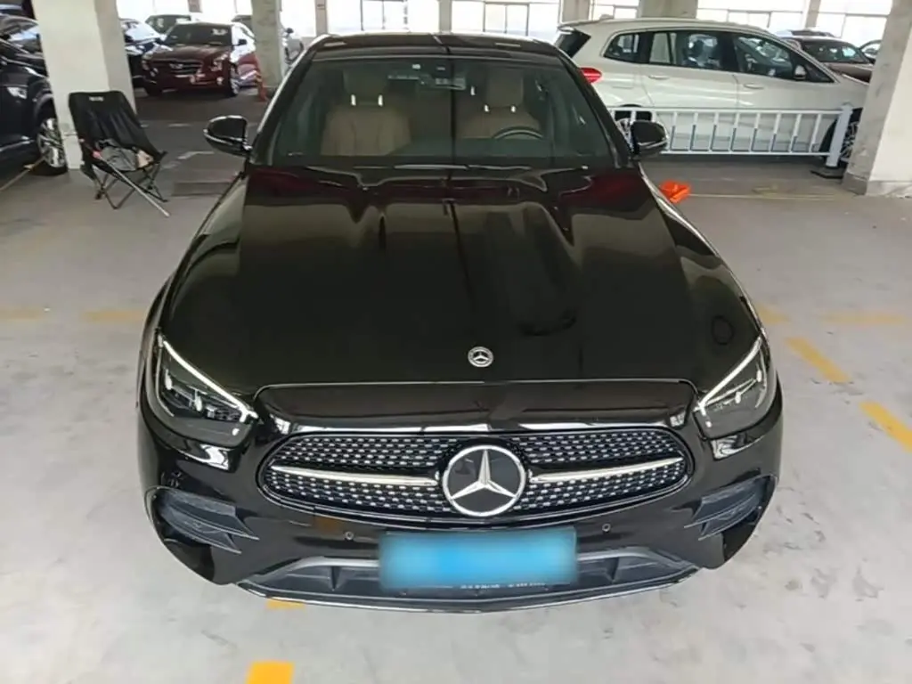 Mercedes-Benz E-Class 2023 — Photo 3/20