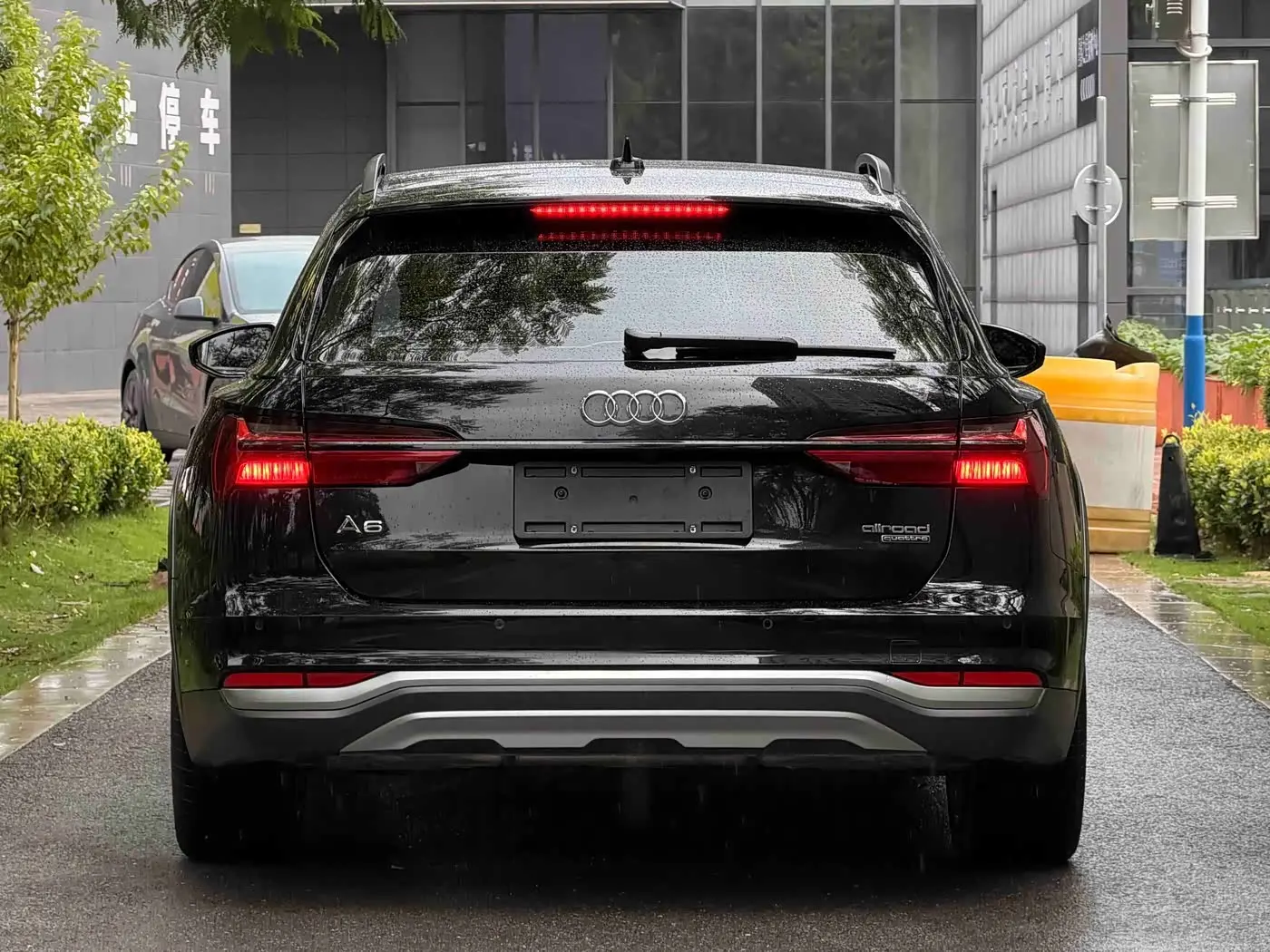 Audi A6 2023 — Photo 3/9