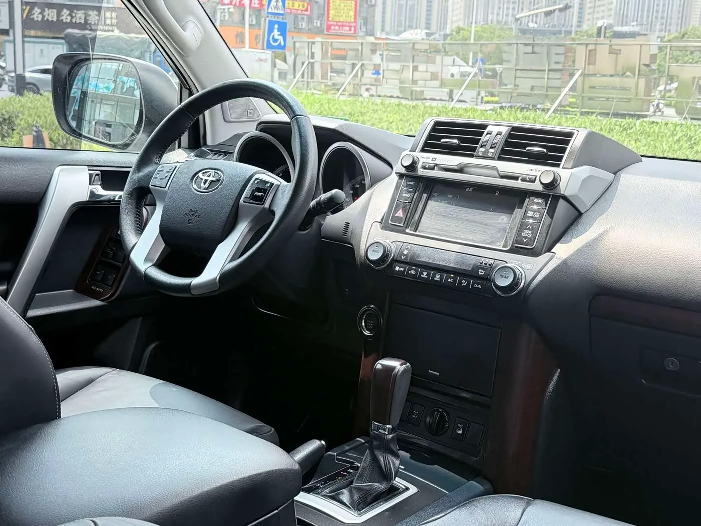 Toyota Prado 2016 — Photo 16/20
