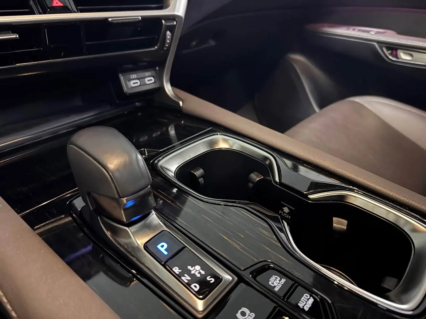 Lexus RX New Energy 2024 — Photo 13/18