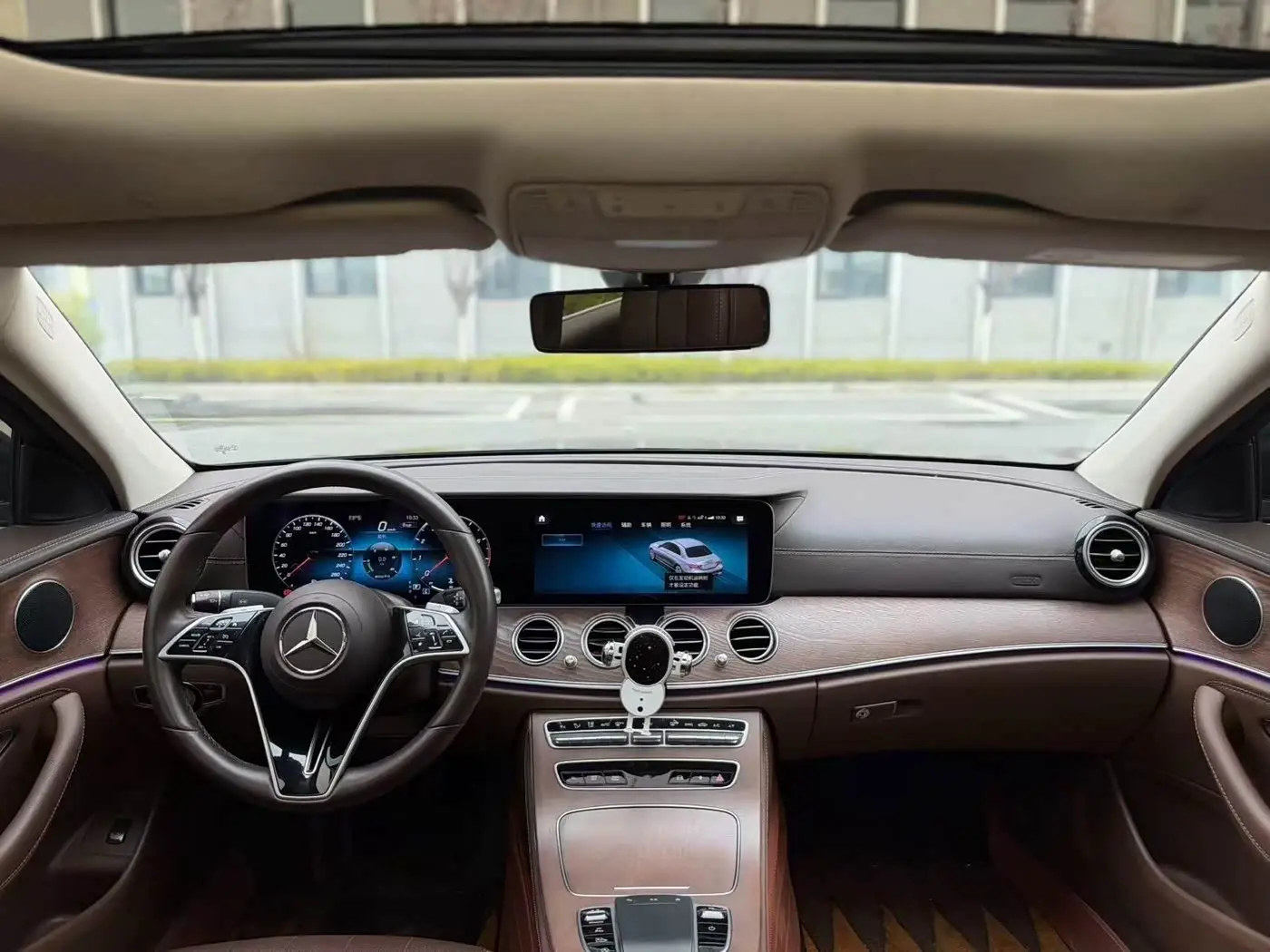 Mercedes-Benz E-Class 2023 — Фото 6/9