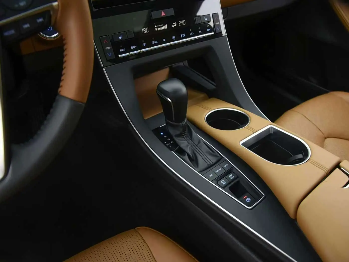 Toyota Avalon 2020 — Фото 10/15