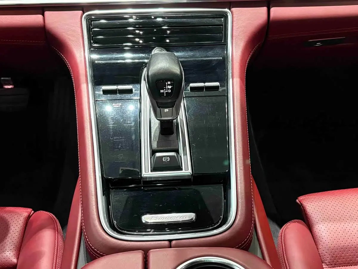 Porsche Panamera 2022 — Photo 19/20