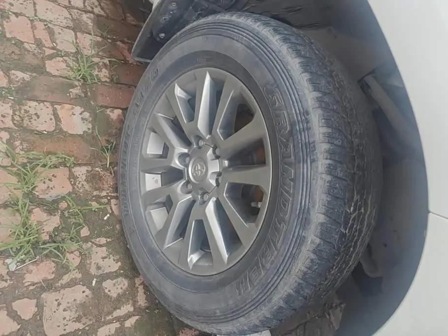 Toyota Prado 2018 — Photo 6/16