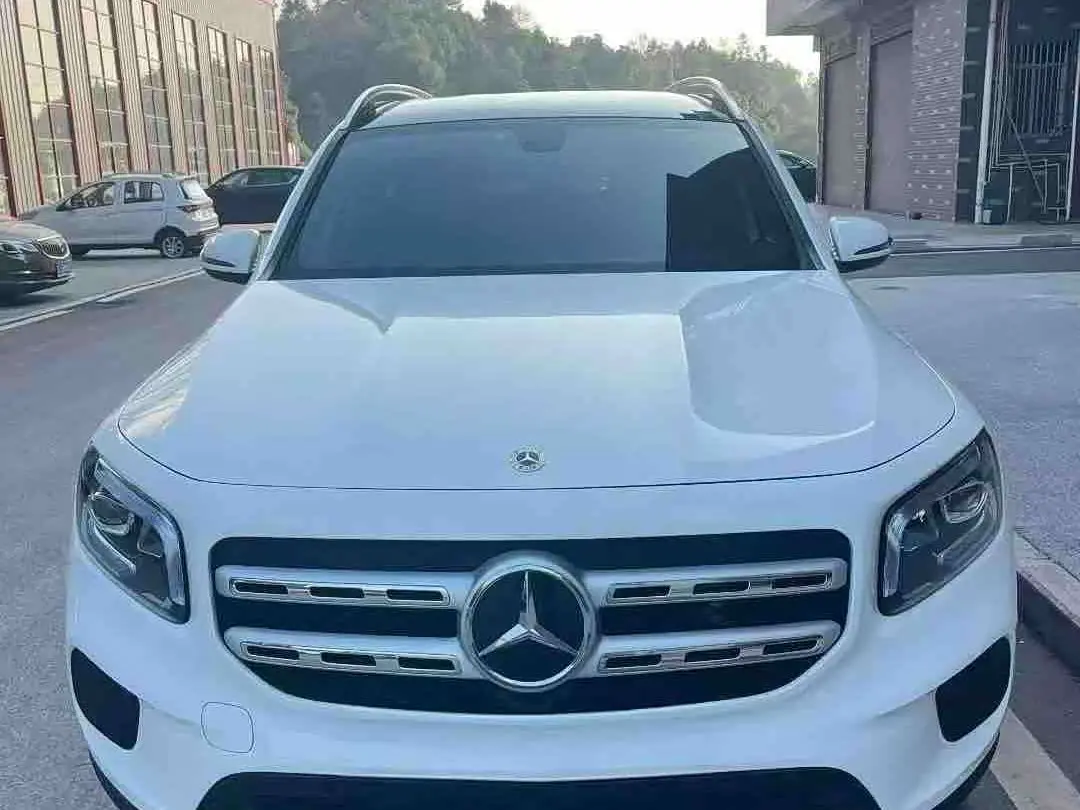 Mercedes-Benz GLB 2021 — Фото 3/9