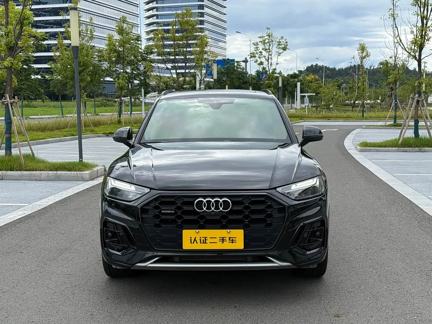 Audi Q5L 2024 — Photo 1/18
