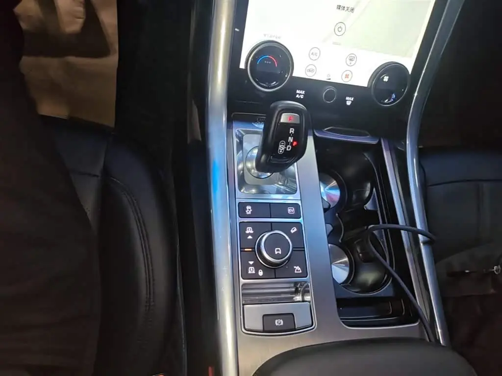 Land Rover Range Rover Sport PHEV 2020 — Photo 10/20