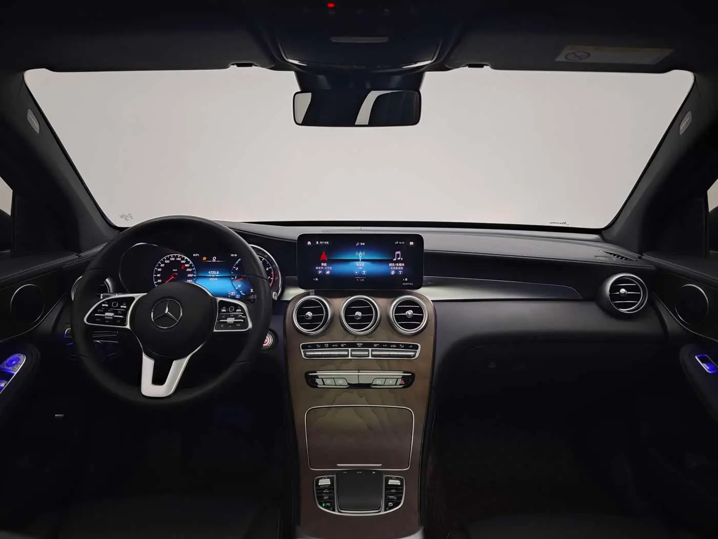 Mercedes-Benz GLC 2020 — Photo 14/16
