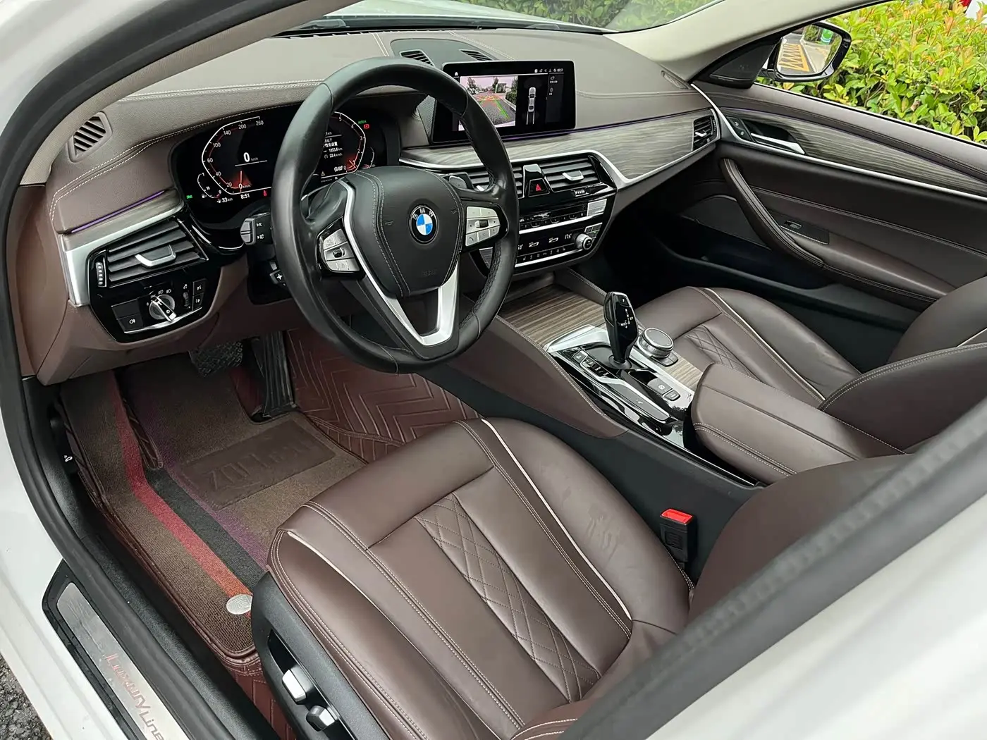BMW 5 Series 2020 — Photo 12/19