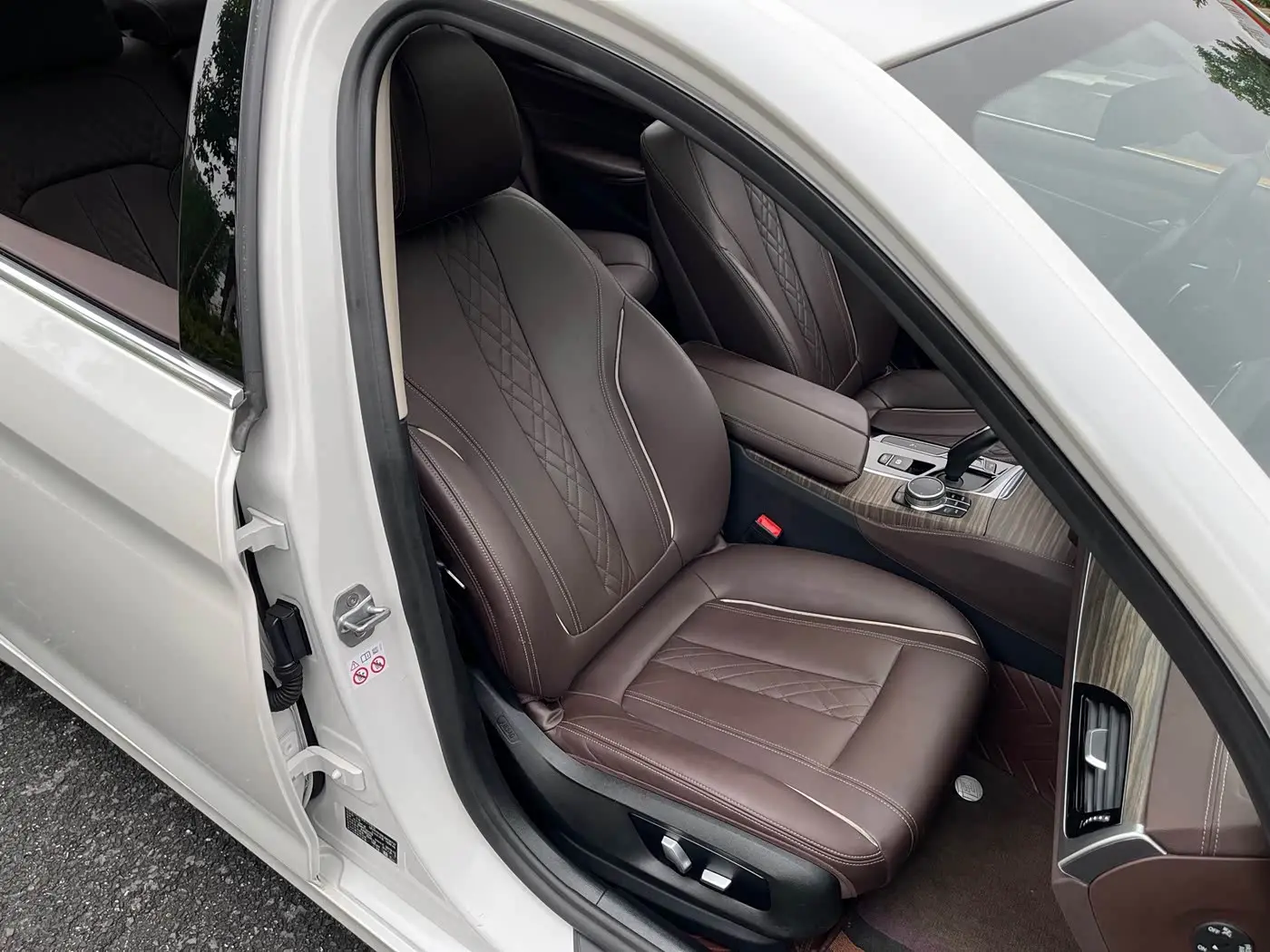 BMW 5 Series 2020 — Photo 19/19