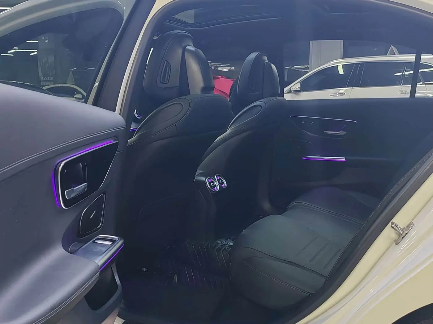 Mercedes-Benz C-Class 2024 — Photo 9/20