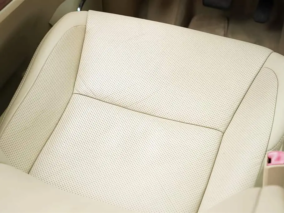 Toyota Alphard 2010 — ფოტო 8/20
