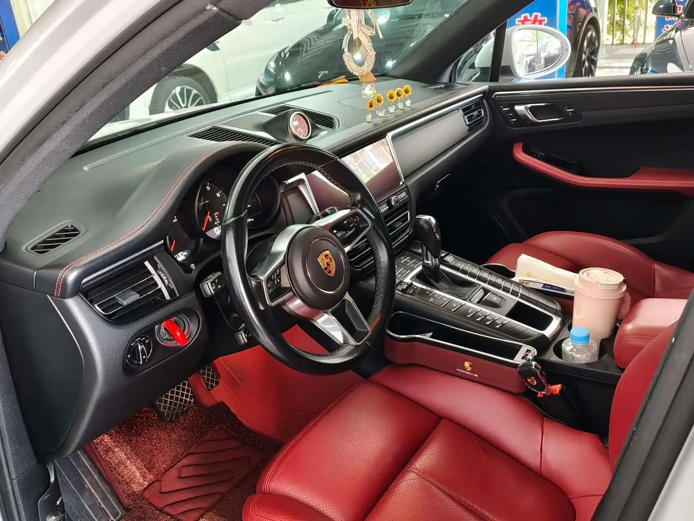 Porsche Macan 2020 — Photo 4/10