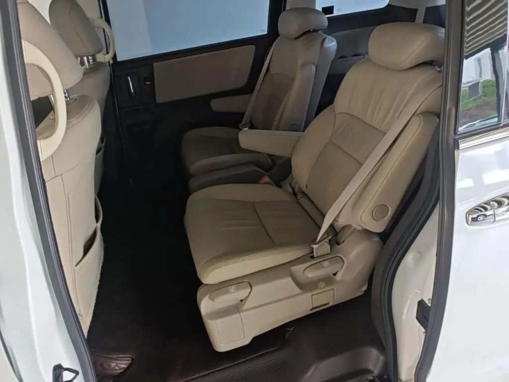 Honda Odyssey 2017 — Şəkil 17/20