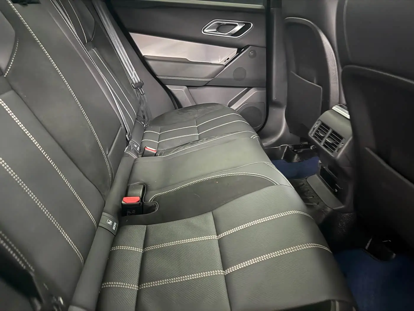 Land Rover Range Rover Velar 2021 — Şəkil 7/9