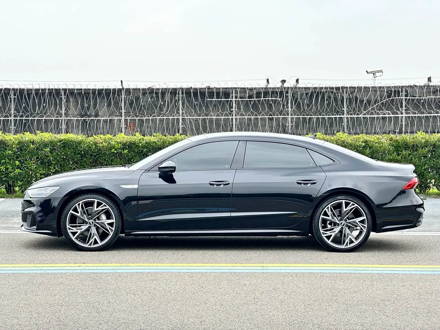 Audi A7L 2023 — Photo 4/20