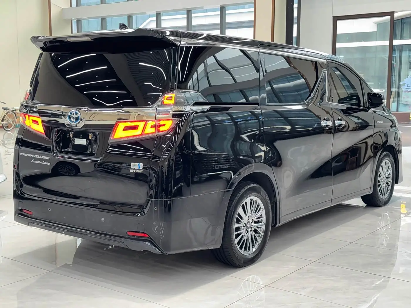 Toyota Vellfire 2021 — Photo 11/12