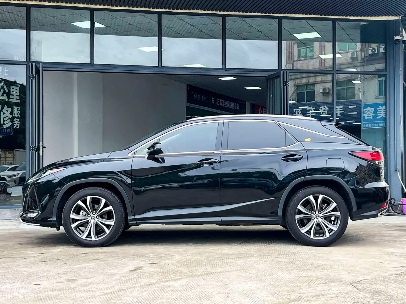 Lexus RX 2020 — Photo 3/14