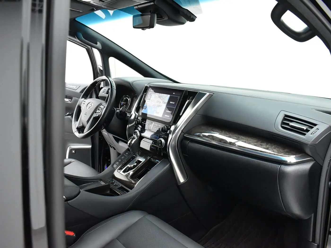 Toyota Vellfire 2022 — Photo 12/20