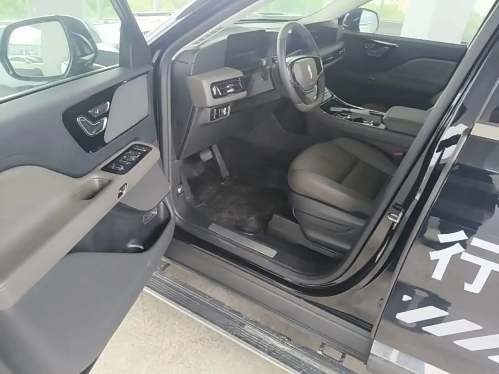 Lincoln Aviator 2026 — Photo 16/20