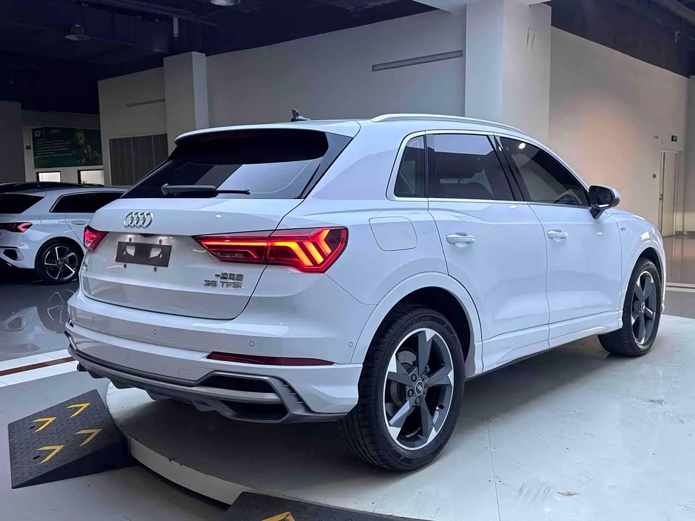 Audi Q3 2023 — Şəkil 8/20