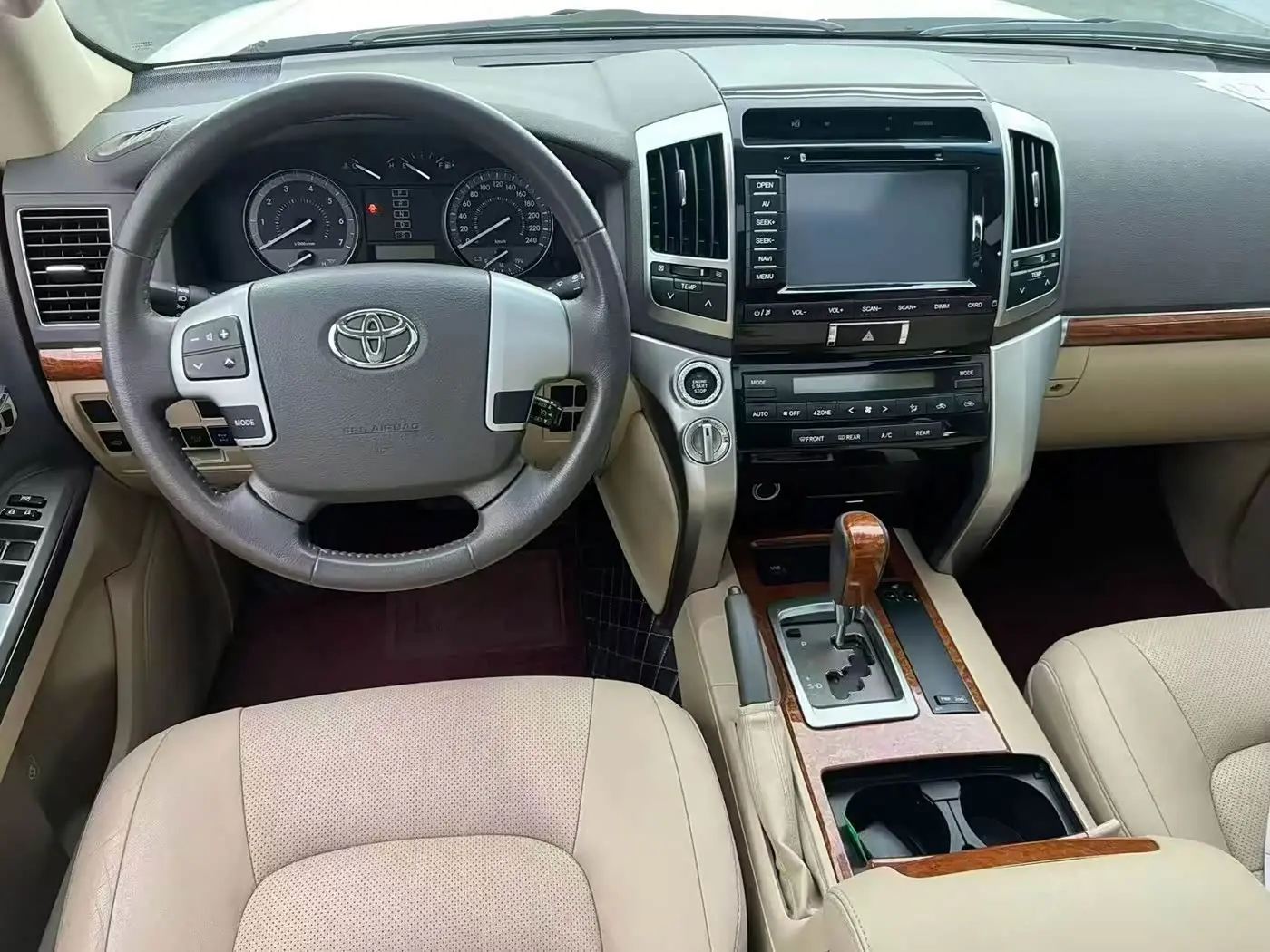 Toyota Land Cruiser 2014 — Şəkil 5/9