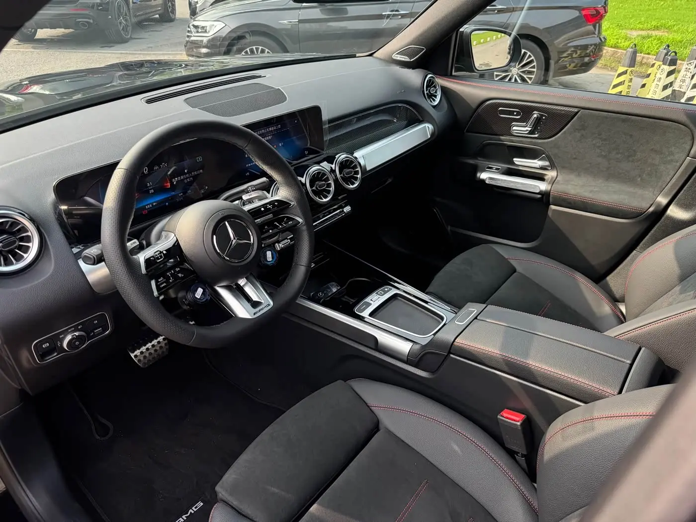 Mercedes-Benz GLB AMG 2026 — Şəkil 10/19