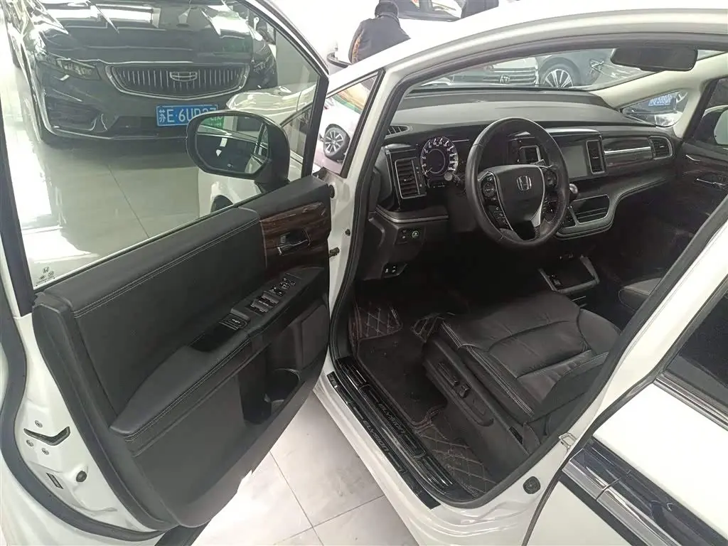 Honda Elysion 2018 — Şəkil 16/20