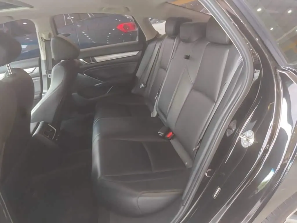 Honda Accord 2021 — Фото 17/20
