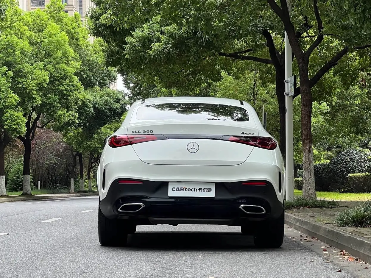 Mercedes-Benz GLC Coupe 2025 — Photo 4/20