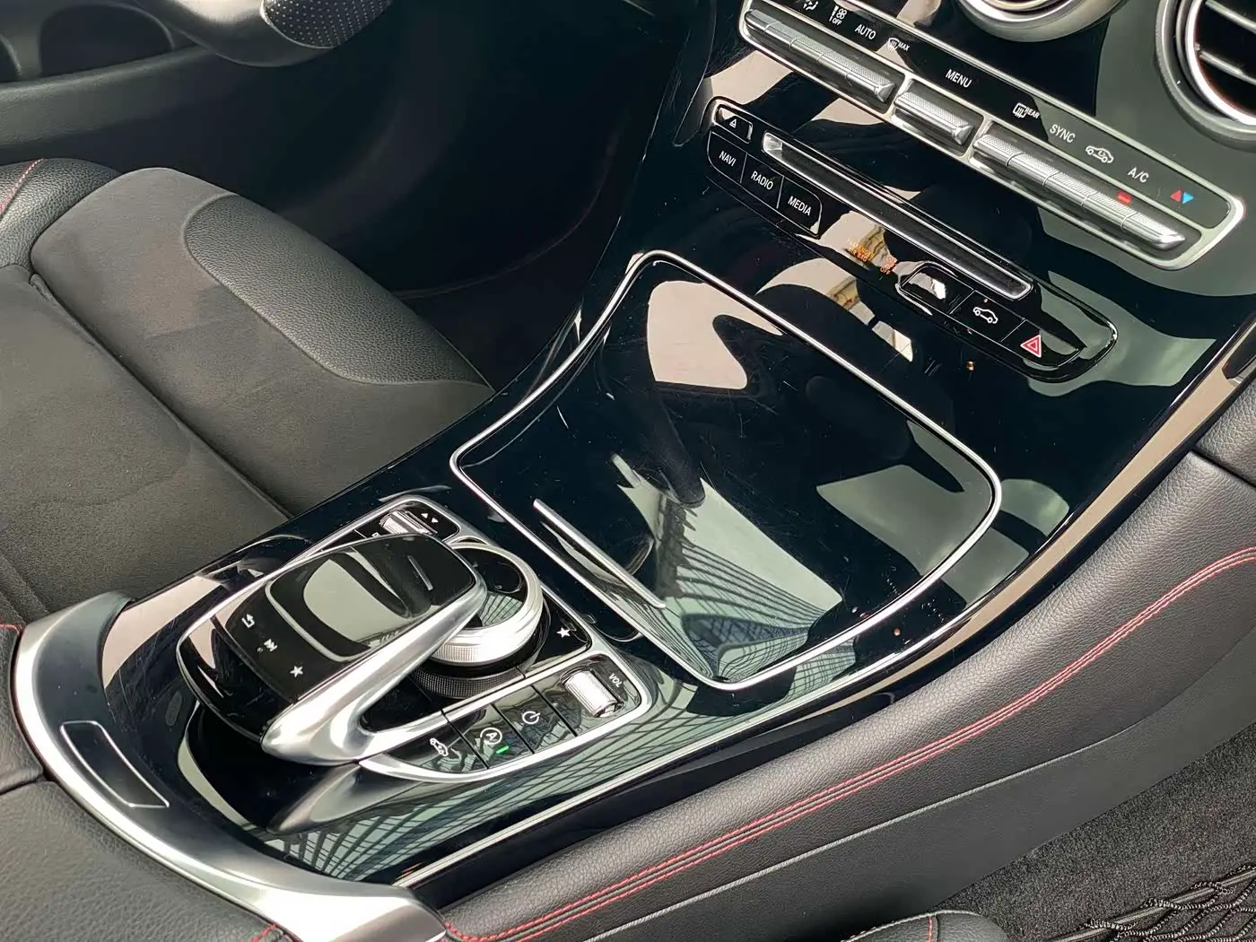 Mercedes-Benz GLC AMG 2018 — Şəkil 12/20