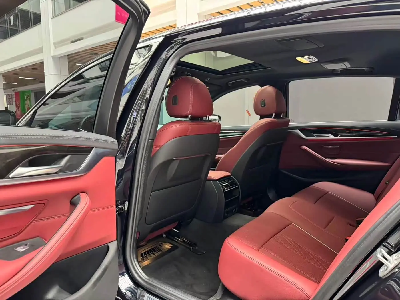 BMW 5 Series 2023 — Şəkil 12/20
