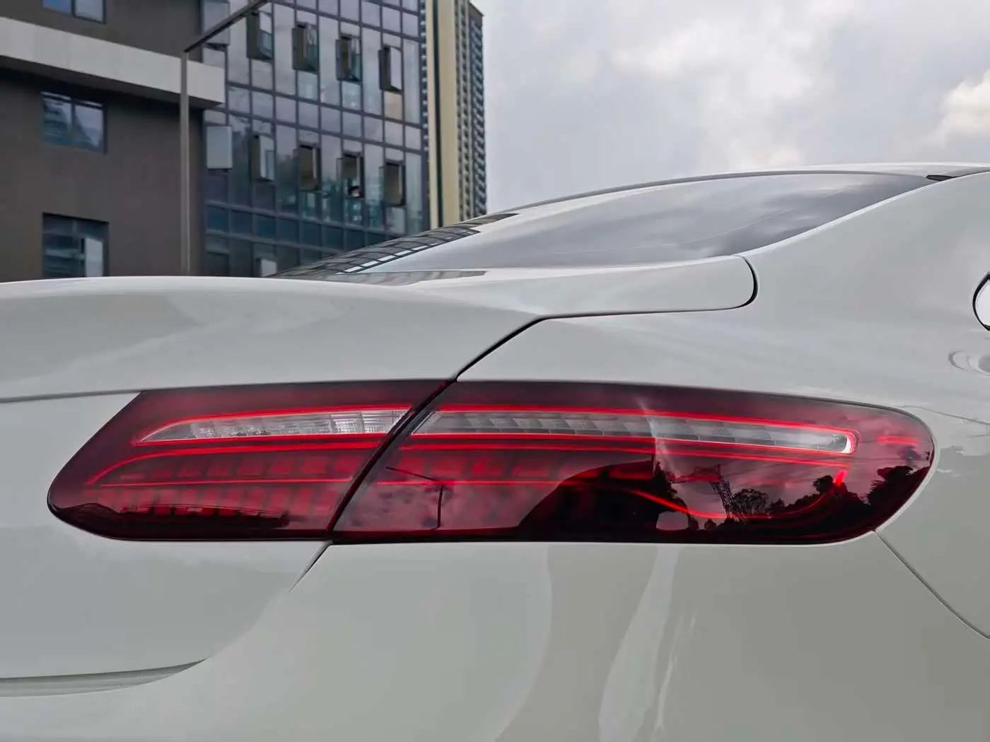 Mercedes-Benz E-Class 2021 — Şəkil 19/20