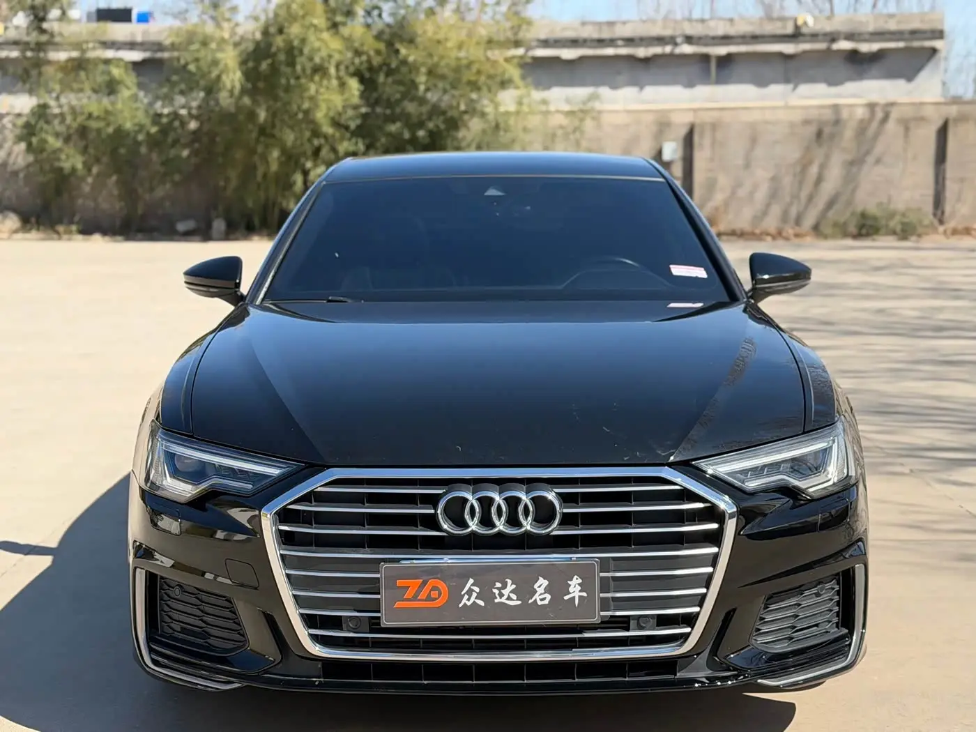 Audi A6L 2021 — Photo 2/14