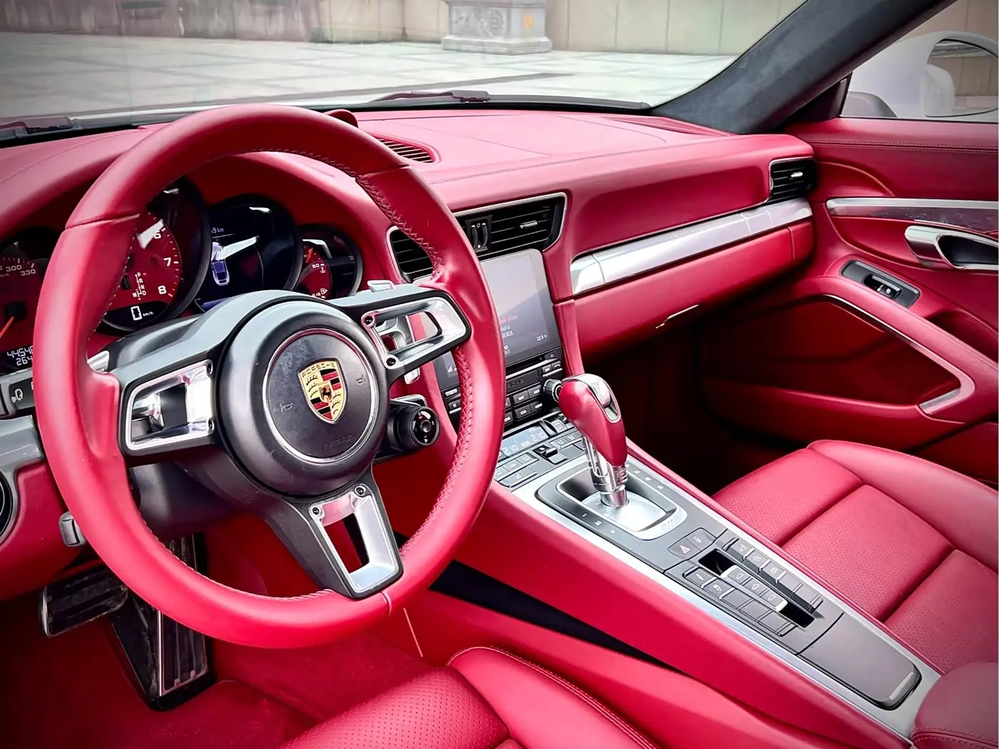Porsche 911 2018 — Şəkil 8/16