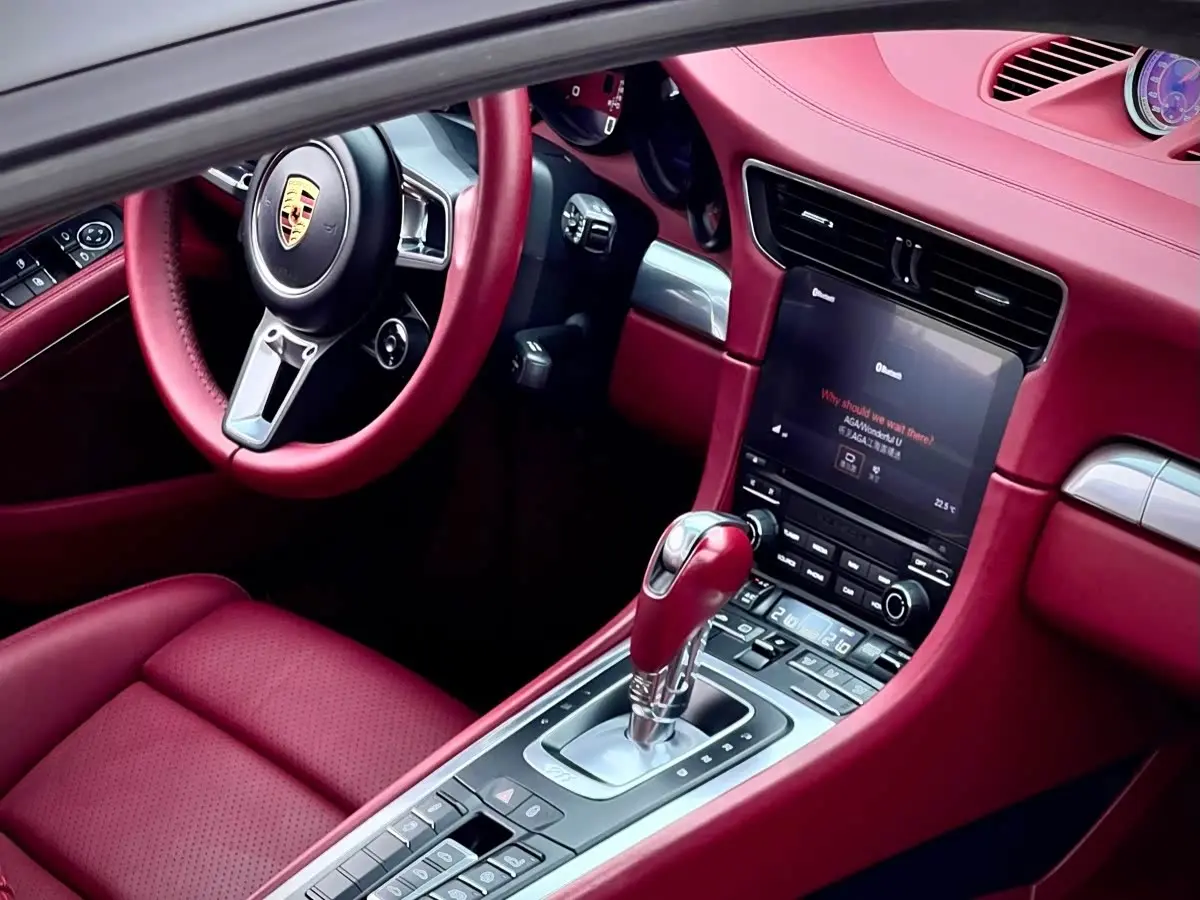 Porsche 911 2018 — Şəkil 10/16