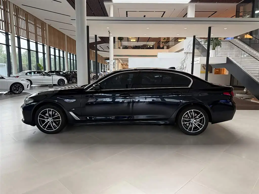BMW 5 Series 2023 — Şəkil 3/16
