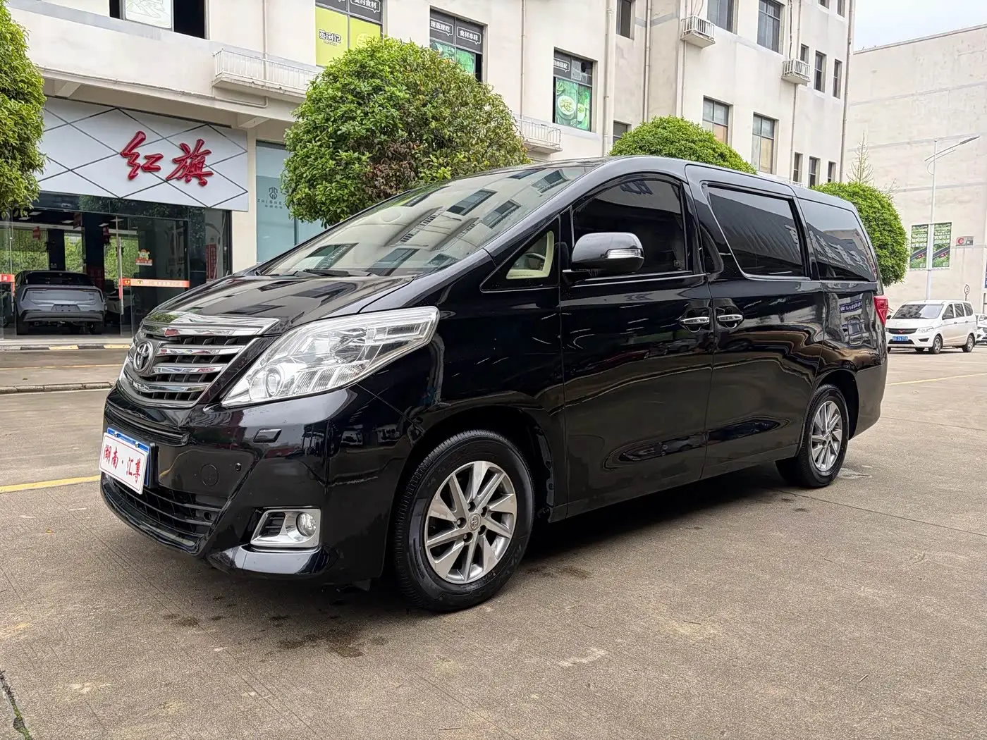 Toyota Alphard, 2013
