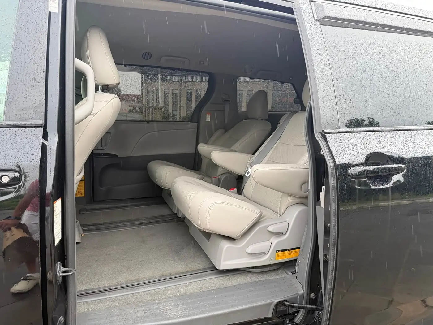 Toyota Sienna 2015 — Şəkil 9/15