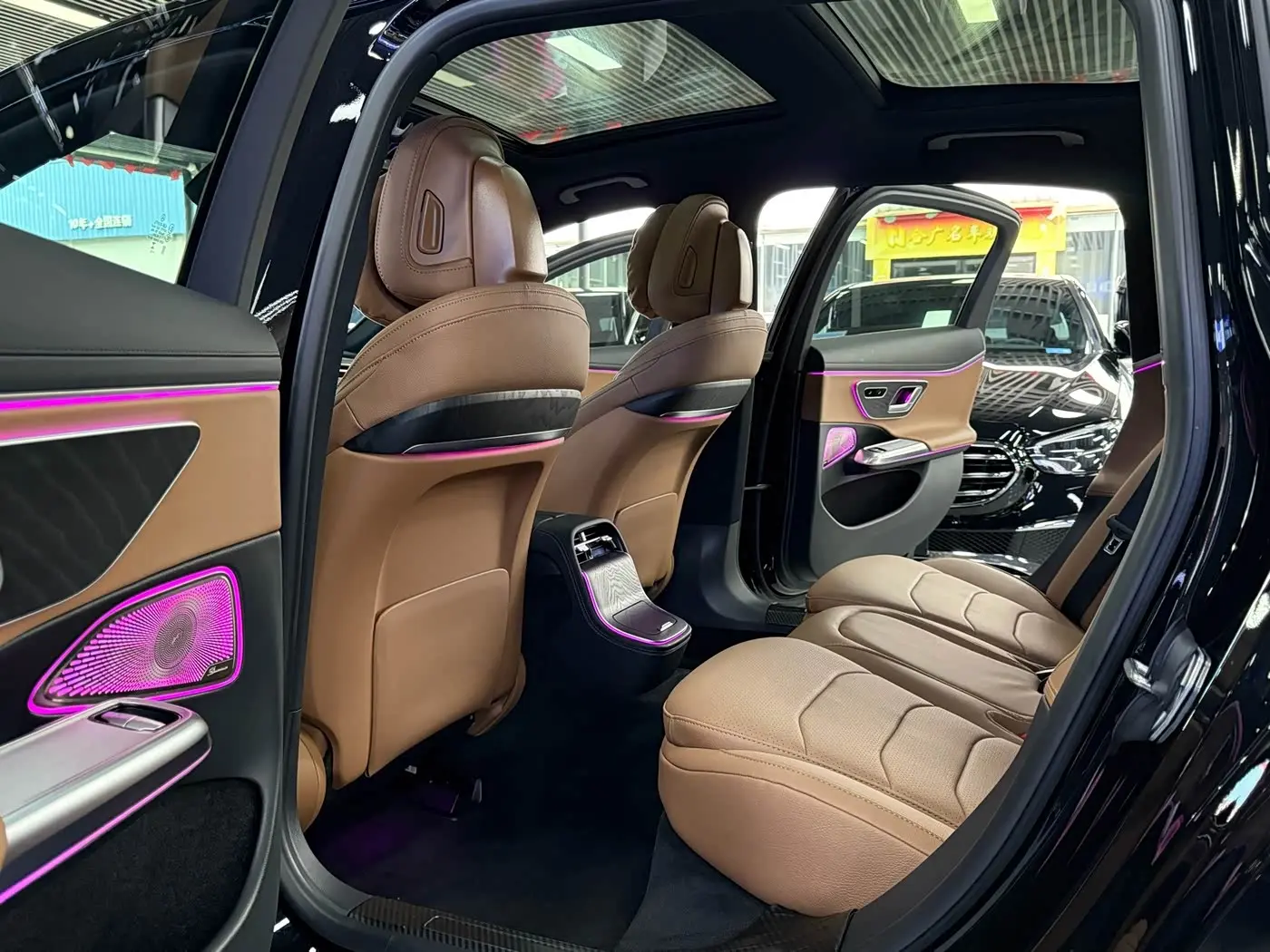 Mercedes-Benz E-Class 2024 — Photo 7/15