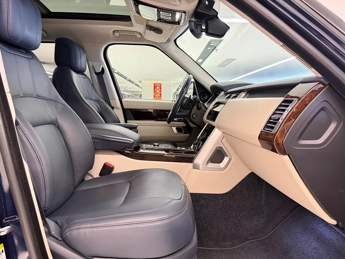Land Rover Range Rover 2020 — Photo 19/20