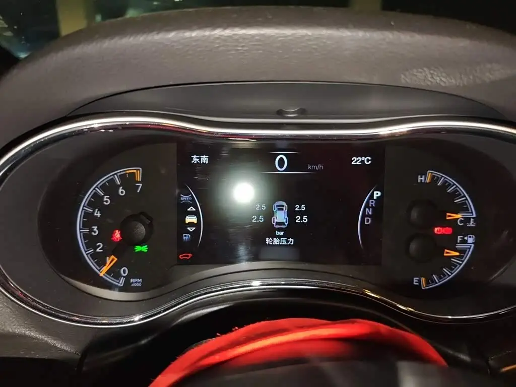 Jeep Grand Cherokee 2019 — Photo 4/20