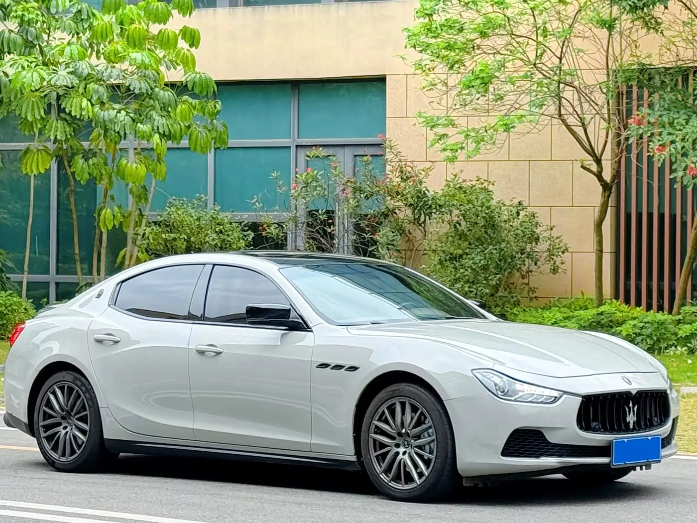 Maserati Ghibli 2014 — Фото 3/14