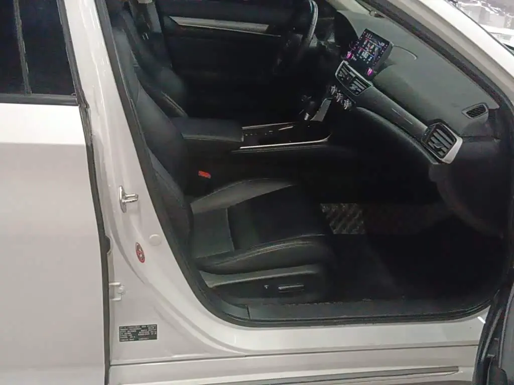 Honda Accord 2019 — Photo 20/20