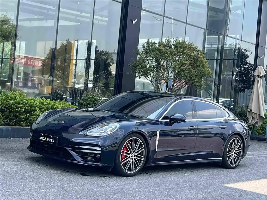 Porsche Panamera 2022 — Photo 1/11