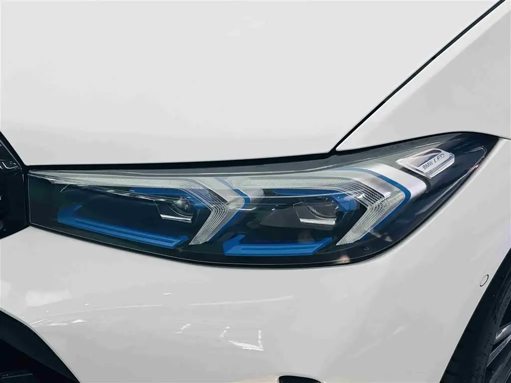 BMW 3 Series 2023 — Photo 11/20