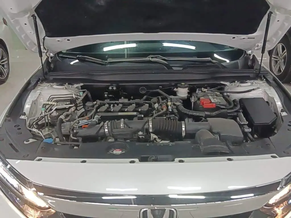 Honda Accord 2019 — Photo 16/20